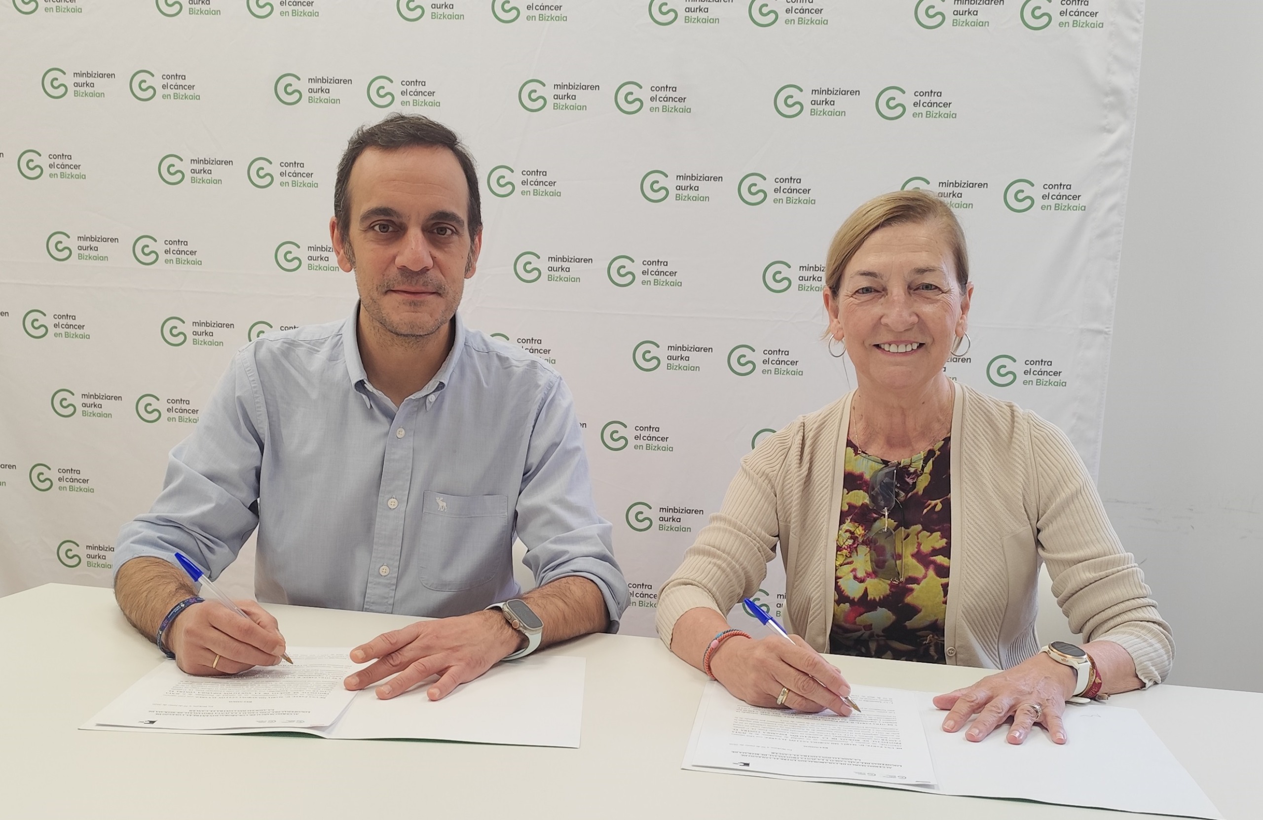 La asociación contra el cáncer en Bizkaia y el colegio de logopedas del pais vasco colaborarán para mejorar la atención en personas con cáncer
